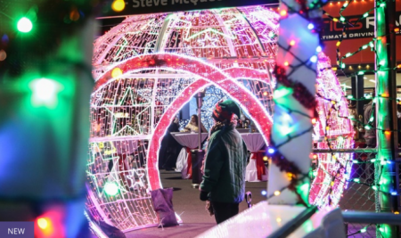 glittering-lights-2016-santa-tram